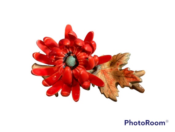 Red Chrysanthemum Flower pin, Enamel & Celluloid … - image 1