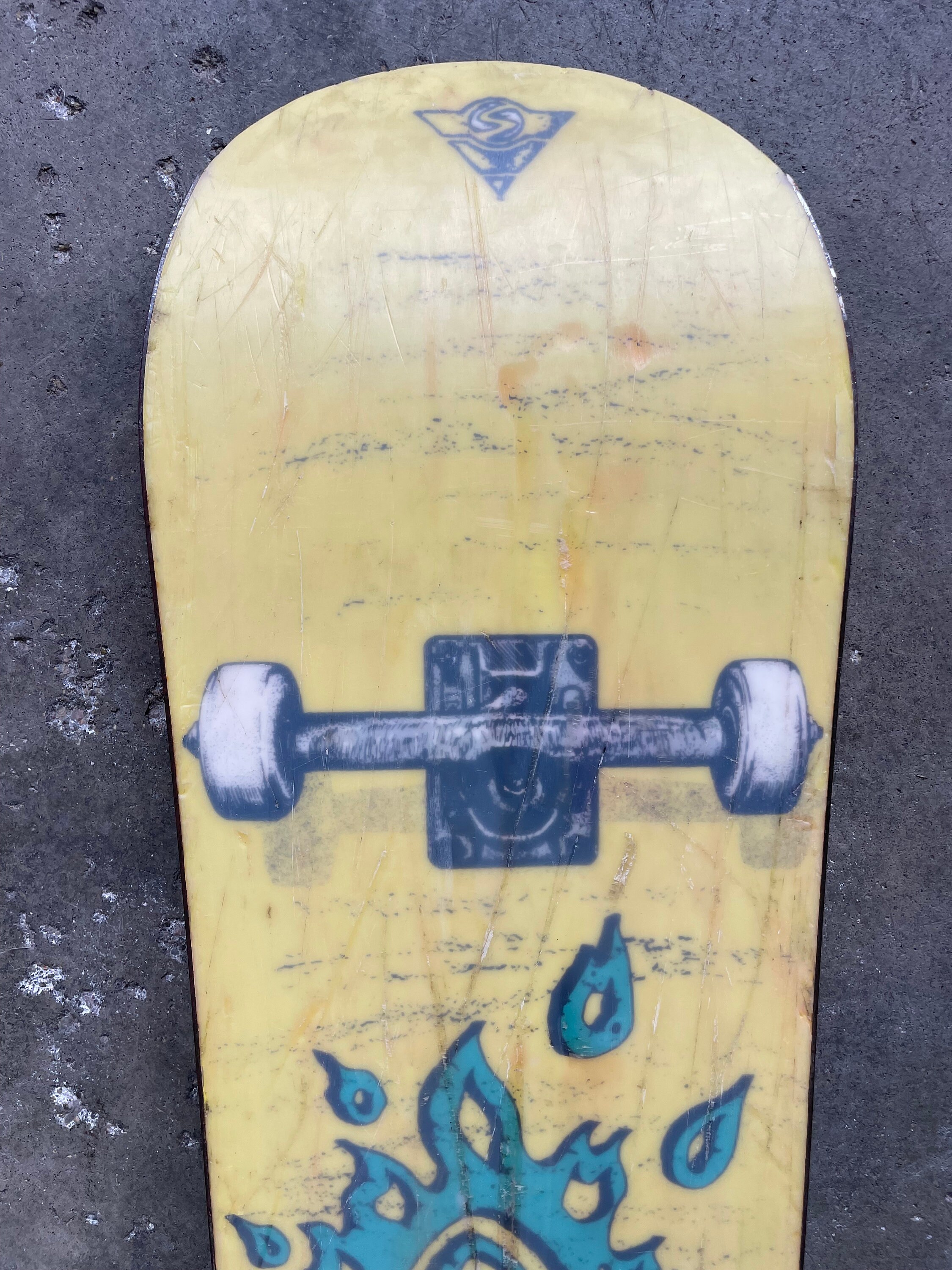 Vintage SIMS Noah Salasnek Snowboard 1990s With Skateboard Vintage SIMS Noah Salasnek Snowboard 1990s With Skateboard
