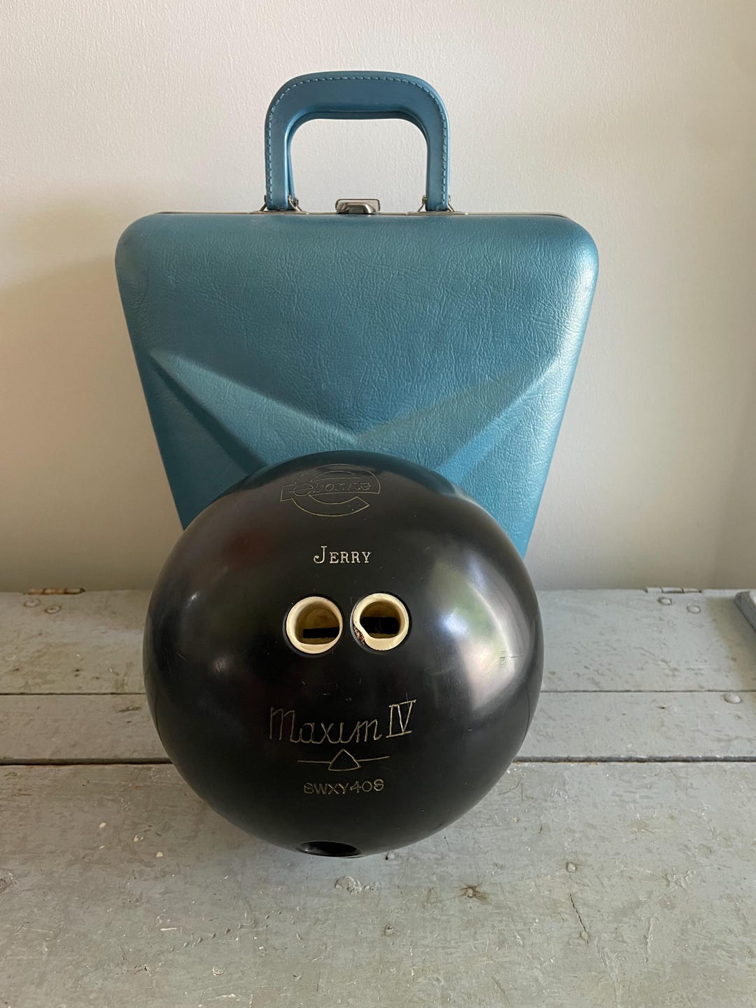 Vintage Ebonite Bowling Ball: Maxim IV Mid-century Retro Ball