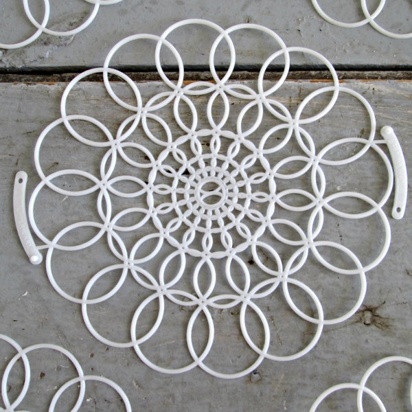 Vintage Plastic Doily Stencil, 1 Flexible 6” Lace Doily TUPPERWARE Spirograph Style, Perfect for Shabby Chic Decor, Art, Mixed Media, Clay