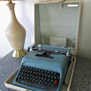 Vintage Portable Manual Typewriter with Lockable Case, Underwood Olivetti Studio 44, Case & Key, MCM Design Robin's Egg Blue, Made in Spain image 3