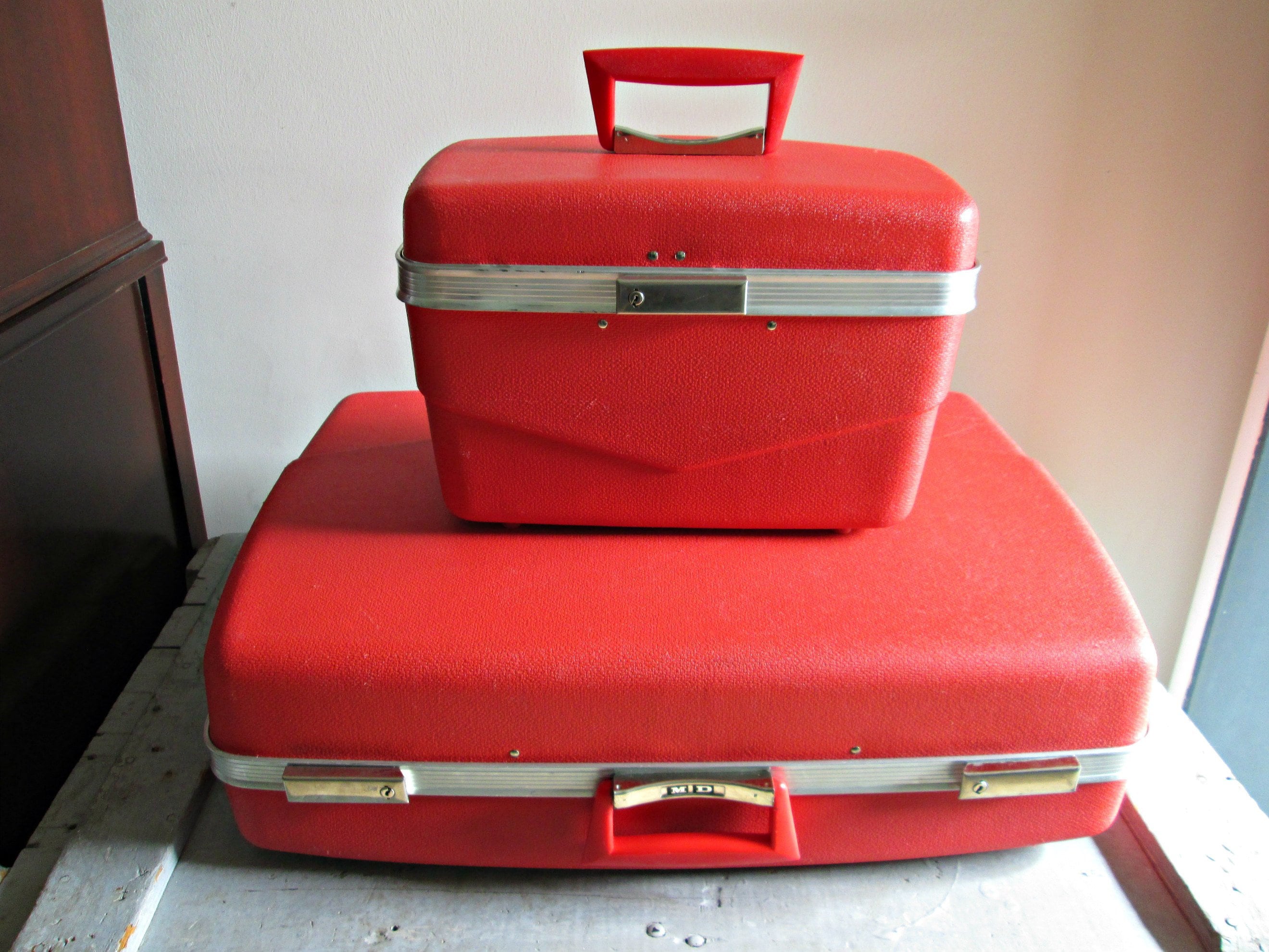 Vintage Suitcase Set Retro Red Luggage Pair 2 Keys Mid 