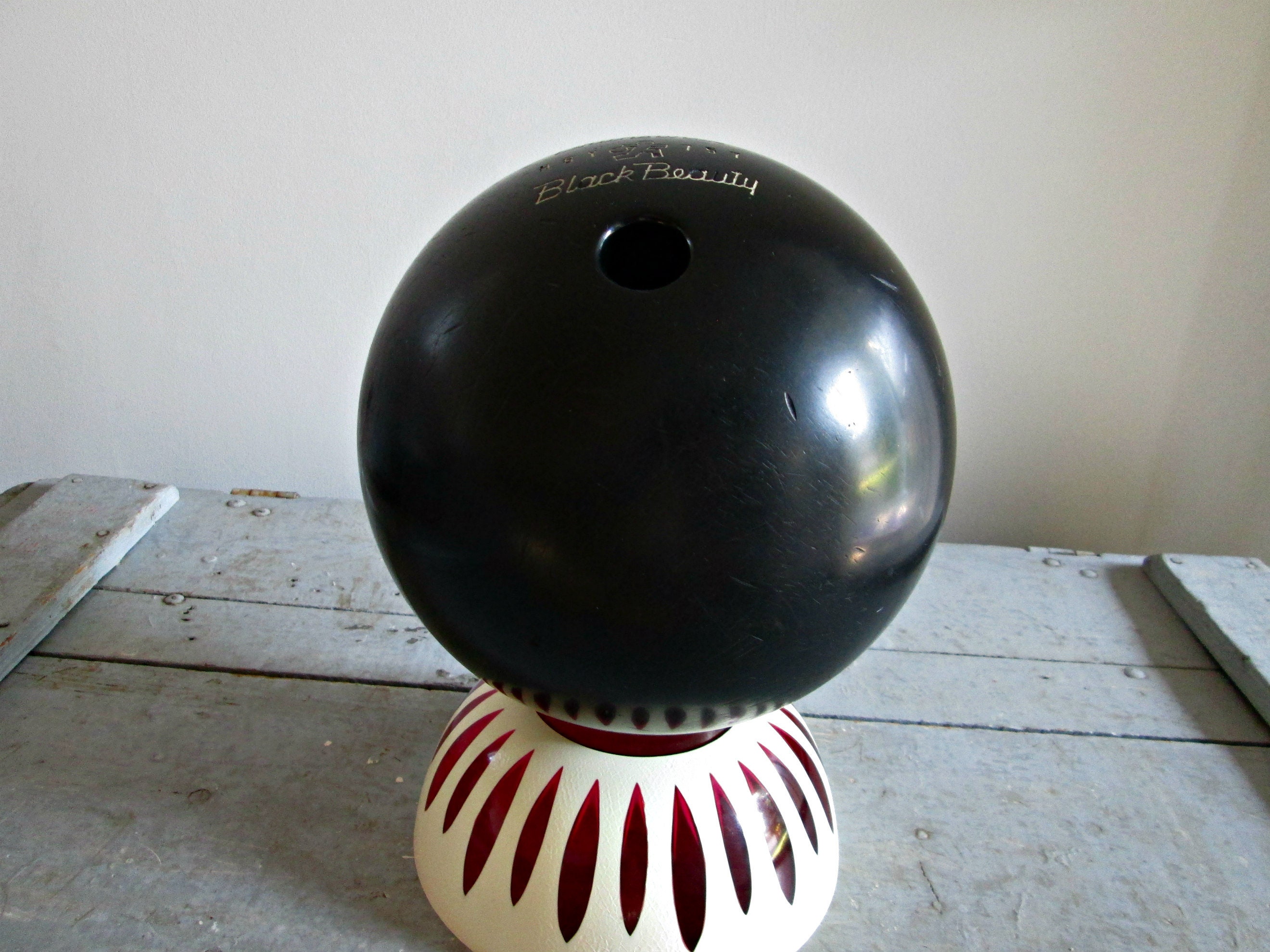 Vintage Retro 1960s Bowling Ball Bag Black Bakelite Handle Ball