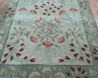 Green Floral Wool Area Rug – Hand-Tufted Traditional Carpet for Living Room or Bedroom Decor