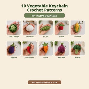 K&ouml;nnte beinhalten: Ein digitaler Download mit 10 H&auml;kelanleitungen f&uuml;r Gem&uuml;se-Schl&uuml;sselanh&auml;nger, darunter Wirsing, Knoblauchknolle, Erbsenschote, Radieschen, Maiskolben, Aubergine, Chilischote, Karotte, rote Zwiebel und Brokkoli. Der Text lautet 10 Vegetable Keychain Crochet Patterns, PDF DIGITAL DOWNLOAD und NOT A FINISHED PHYSICAL ITEM.