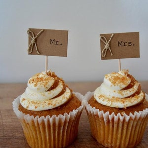 Mr and Mrs - Qty 12 - Wedding cupcake topper, Rustic wedding cupcake topper, dessert tag, toothpick cupcake topper, rustic cupcake