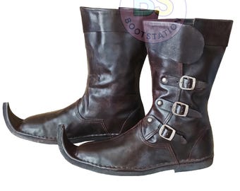 Medieval Leather Boots: Vintage Renaissance Cosplay Attire