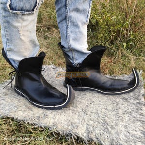 Handgemaakte leren poulaines-laarzen: middeleeuwse poulaine-laars, renaissance-cosplay schoenen met gekrulde neus afbeelding 6