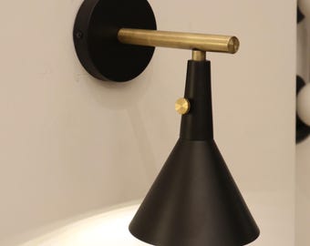 Modern Black Wall Lamp with Brass Accent - Adjustable Minimalist Sconce