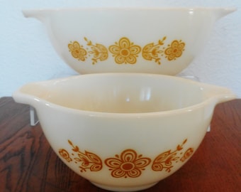 Pyrex Milk Glass Butterfly Gold Cinderella Mixing Bowls With Spouts Set of Two Mid-Century