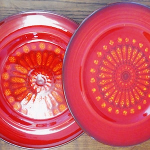 Metlox Poppytrail Medallion Red Set of Two Bread or Dessert Plates Mid-century 1971-1976 California Made MCM