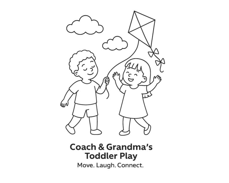 Op de afbeelding: Zwart-wit illustratie van twee kinderen die met een vlieger spelen. De afbeelding bevat twee wolken en de tekst "Coach & Grandma's Toddler Play. Move. Laugh. Connect."