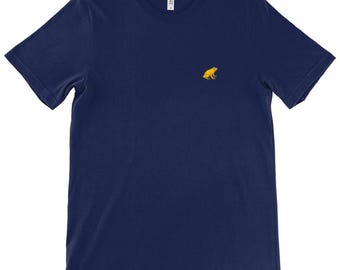 Vibrant Golden Poison Dart Frog Unisex T-Shirt – Nature-Inspired Amphibian Style