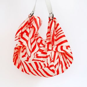 Conjunto de correa de cuero y furoshiki a rayas (rojo)