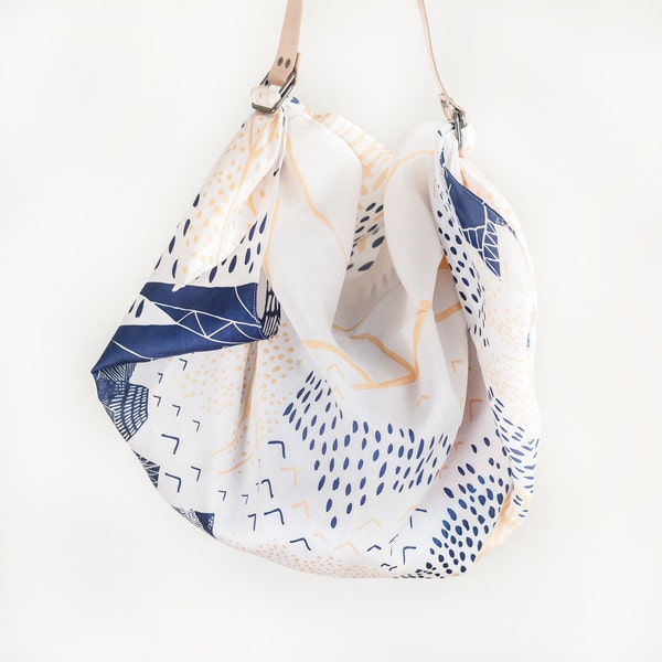 Set met furoshiki- en leren draagriem van Mountain Blossom / Lichtgewicht katoen, licht voor dragen
