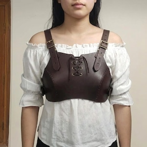 Women’s Leather Chest Armor – Handmade Viking Cuirass – Medieval Breastplate for LARP, Cosplay & Renaissance