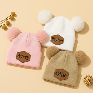 Gorro con pompón personalizado • Gorro de invierno para bebé y niño pequeño con parche de cuero con nombre personalizado