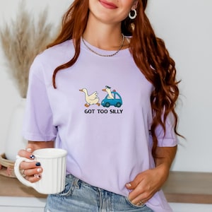 Funny Goose On The Loose Comfort Colors T-Shirt: Meme Animal Tee