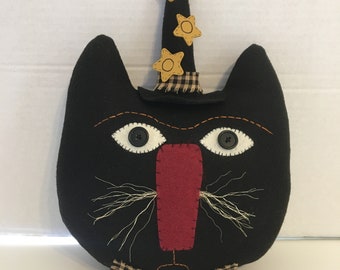 Primitive Halloween Cat Pillow: Black Felt Decor with 'BOO' Hat