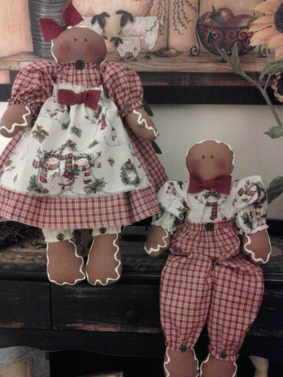 Christmas Primitive Wall Decor Dress GREEN CHECK W// APRON Gingerbread Couple