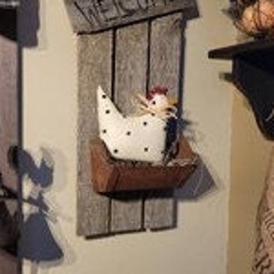 Chicken Wreath Attachment, Primitive Chicken, Farmhouse Chicken, Primitive Décor, Fabric Chicken, Rustic Porch Décor image 2