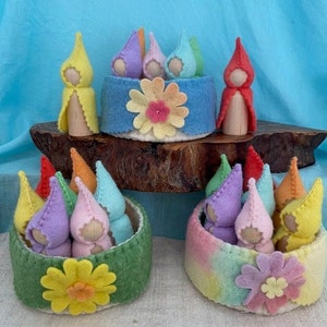 7 RAINBOW GNOMES in a Thick Hand Dyed Felt Basket with Flower Detail. Steiner Toys. Waldorf Dolls. Wood Peg Doll Gnomes . Pure Wool Felt