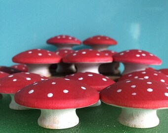WOODEN TOADSTOOLS SET of 6 - Set of 6 Little Wooden Toadstools, Hand Painted, Steiner Toys, Waldorf Toys, Toy Mushrooms, Wooden Mushrooms