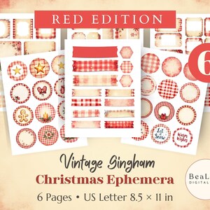 Puede incluir: Una colección de efímeras navideñas vintage con un patrón de cuadros rojos. El conjunto incluye etiquetas, etiquetas y diseños circulares con elementos festivos como estrellas, hombres de jengibre y copos de nieve. El texto "RED EDITION" y "Vintage Gingham Christmas Ephemera" son visibles.