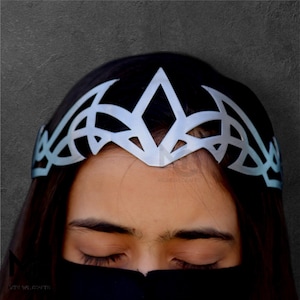 Forged Steel Crown: Medieval Battle-Ready Design, Adjustable Fit
