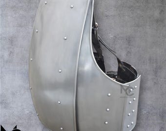 手作りの1.5mm厚スチール製チュルブルク胸当て：中世の防具