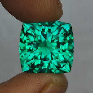18.10 Ct Apple Green Lab Sapphire, 14 MM Cushion Green Sapphire, Precision Cut Paraiba Green Sapphire, Custom cut Sapphire, Gemstone