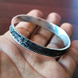 Pulseira de prata esterlina 925 oxidada com entalhe intrincado | Pulseira feminina com motivo de folhas boho feita à mão | Pulseira de prata boho