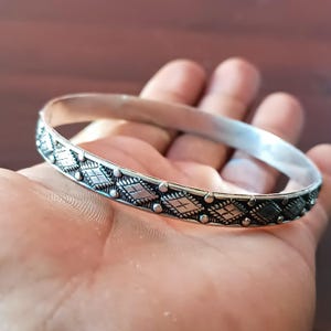 Bold Tribal Design 925 Sterling Silber Boho Armreifen | Oxidierte handgemachte Armreifen für Frauen | Ethno Statement Schmuck Set für Frauen