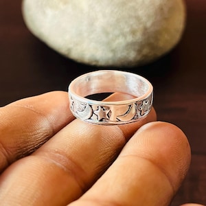 Moon and Star Ring, Crescent Moon Ring, Stars Ring, Celestial Ring, Universe Ring, Moon Star Eternity Band, Sterling Silver Moon Ring