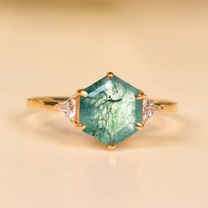 Natural Moss Agate Hexagon Engagement Ring – Unique Green Gemstone Ring in Gold – Boho Alternative Bridal Jewelry - Alternative Wedding Ring