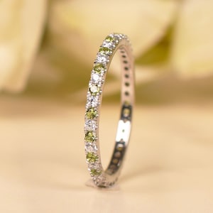 Peridot & Moissanite Full Eternity Wedding band - Dainty Stacking Bridesmaid band - Peridot bridal ring - White Gold Ethical bridal jewelry