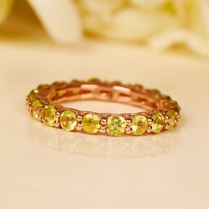 Peridot Band Ring – Natural Peridot Wedding Ring – August Birthstone Eternity Band – Dainty Stackable Anniversary Ring for Women