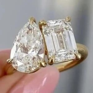 Toi et Moi Engagement Ring, Pear and Emerald Cut Diamond Ring, Two Stone Gold Gift Ring, Unique Double Diamond Ring, Modern Bridal Jewelry
