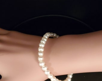 Freshwater Cultured Pearls White Classic Stretch Strand Bracelet, Vintage Pearl Jewelry for Women and Girls, bridal accessory, gifts for her