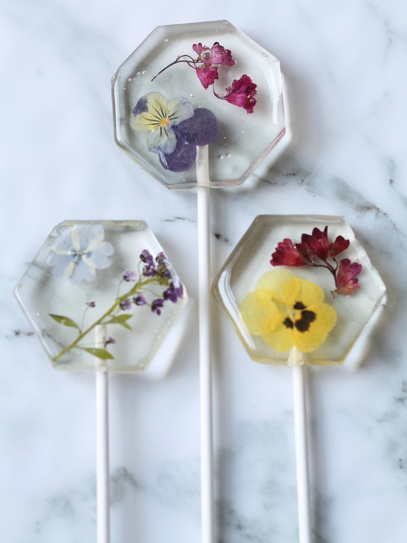 Hexagon Pressed Flower Lollipop Unique Shape Lollipops for Bridal Showers Sweet Floral Gift For Girlfriend Spring Party Hostess Gift image 1
