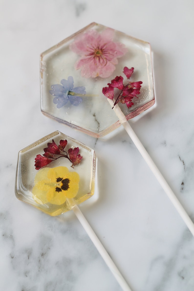 Hexagon Pressed Flower Lollipop Unique Shape Lollipops for Bridal Showers Sweet Floral Gift For Girlfriend Spring Party Hostess Gift image 2