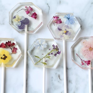 Hexagon Pressed Flower Lollipop Unique Shape Lollipops for Bridal Showers Sweet Floral Gift For Girlfriend Spring Party Hostess Gift imagem 7