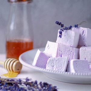 Lavender and Honey Marshmallows - Gourmet Gift - Food Hostess Gift - Lavender Lover Gift - Party Favors - 16-35 PCS