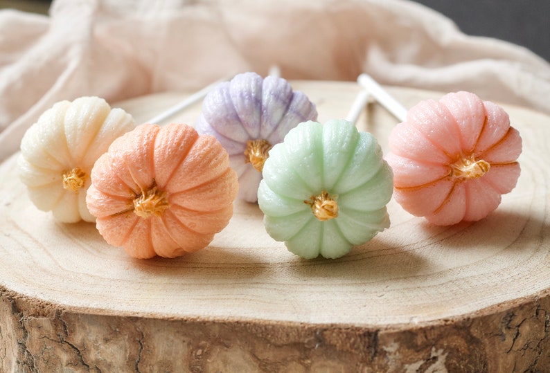 Pumpkin shaped lollipops perfect for thanksgiving and halloween