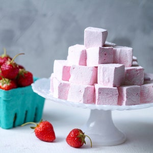Strawberry Vanilla Marshmallows: Gourmet S'mores Treat (20-35 PCS)