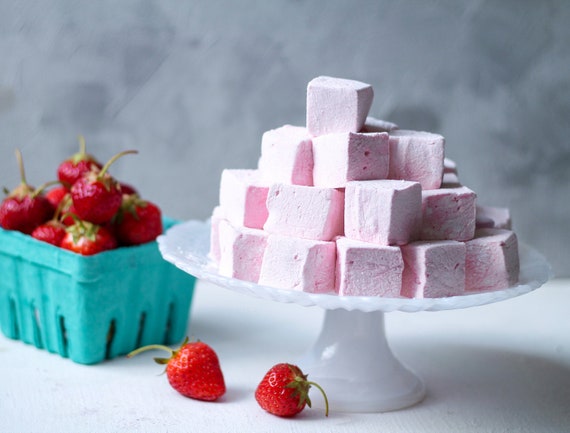 Strawberry Marshmallows 16 pieces Il_570xn