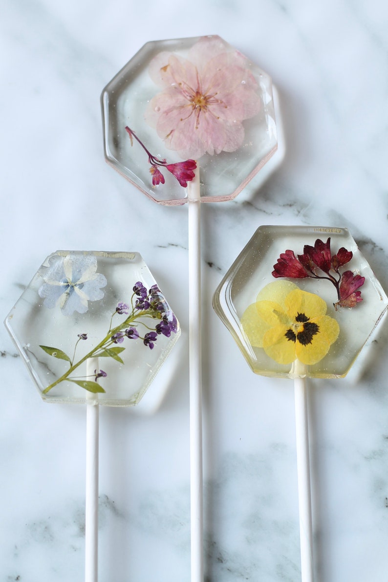 Hexagon Pressed Flower Lollipop Unique Shape Lollipops for Bridal Showers Sweet Floral Gift For Girlfriend Spring Party Hostess Gift image 6