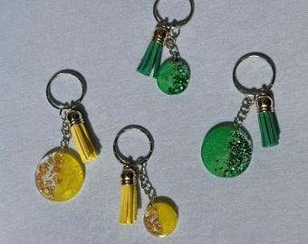 Personalisierter Harz-Schlüsselanhänger mit Quaste – Kreisform – Handgemachtes Geschenk für Sie und Ihn