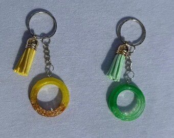 Harzring-Schlüsselanhänger mit Quaste – Handgefertigter runder Schlüsselring – Bunter Harz-Fingerring-Schlüsselhalter – Einzigartiges Geschenk für Sie & Ihn