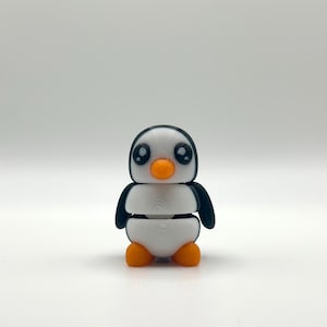 3D Printed Articulated Penguin Toy – Cute Fidget Animal, Flexi Penguin Gift for Kids & Adults, Print in Place Deski Buddy